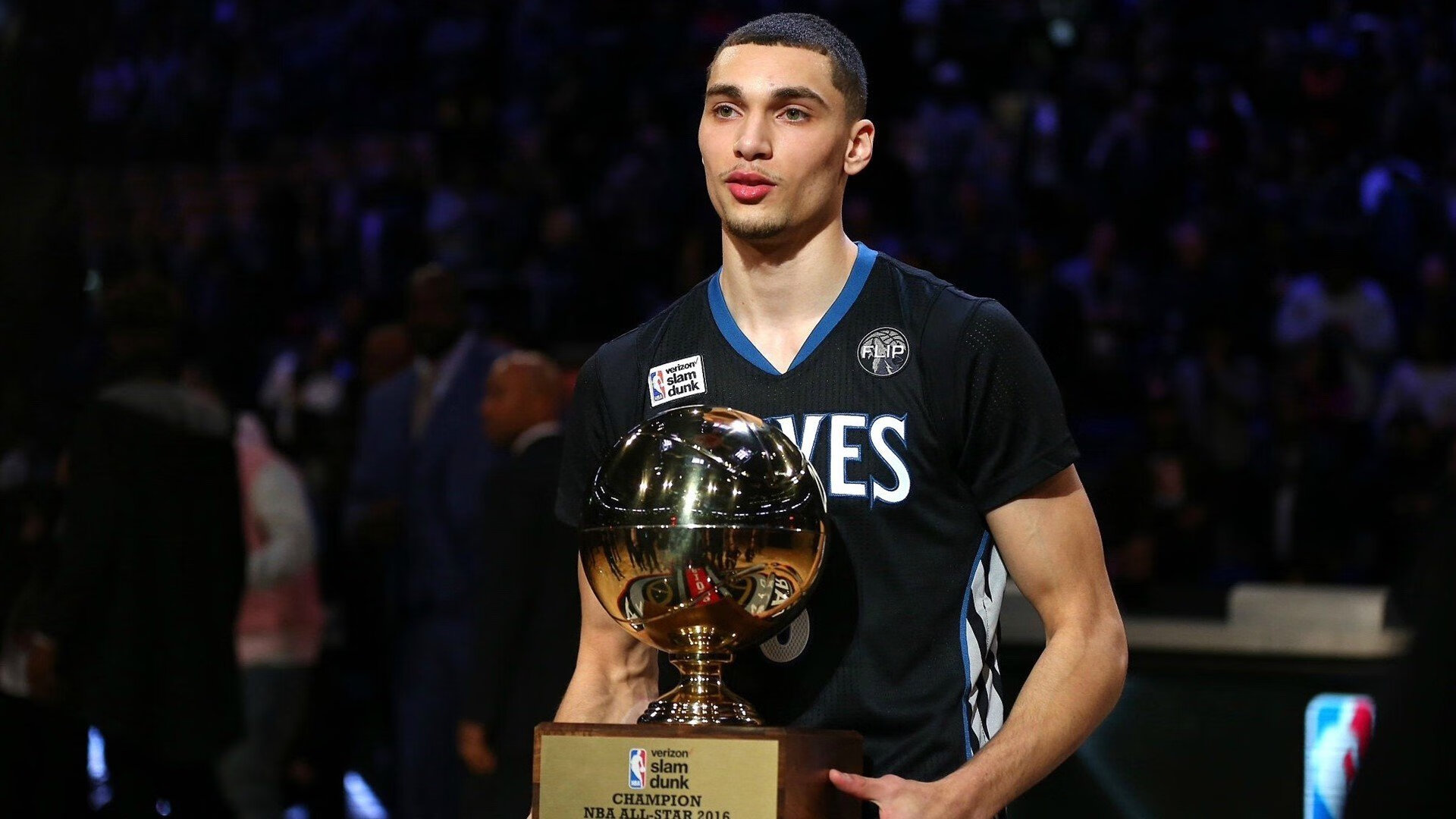 库里:单场远距离三分突破52分,刷新个人最高纪录!,库里远距离三分球视频大全