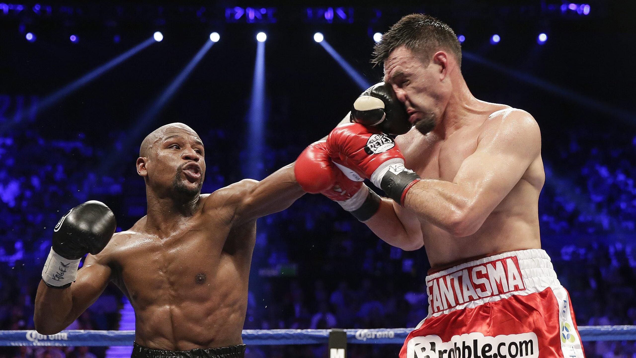 评论员指出中超联赛存在的问题，中超评球